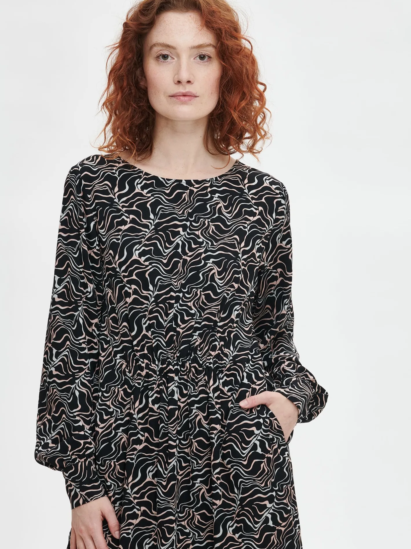 Nanso SARA pitkä kangasmekko -* Mekot